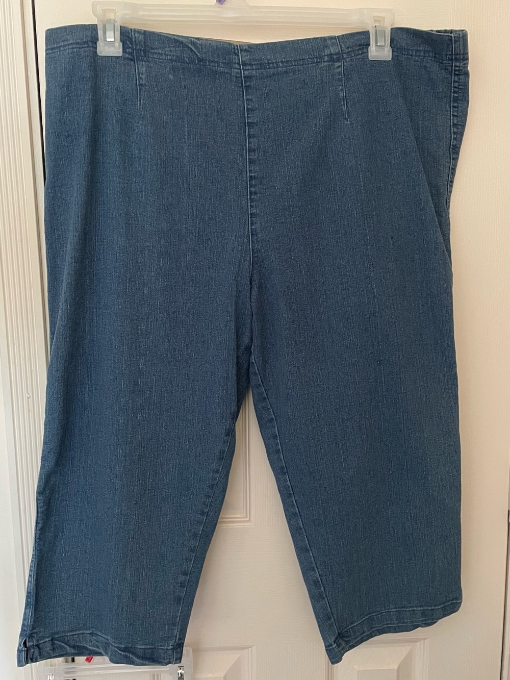 Women’s Mid-Rise Dark Blue Denim Capri Jeans White Stag NWT sz18 plus White Stag